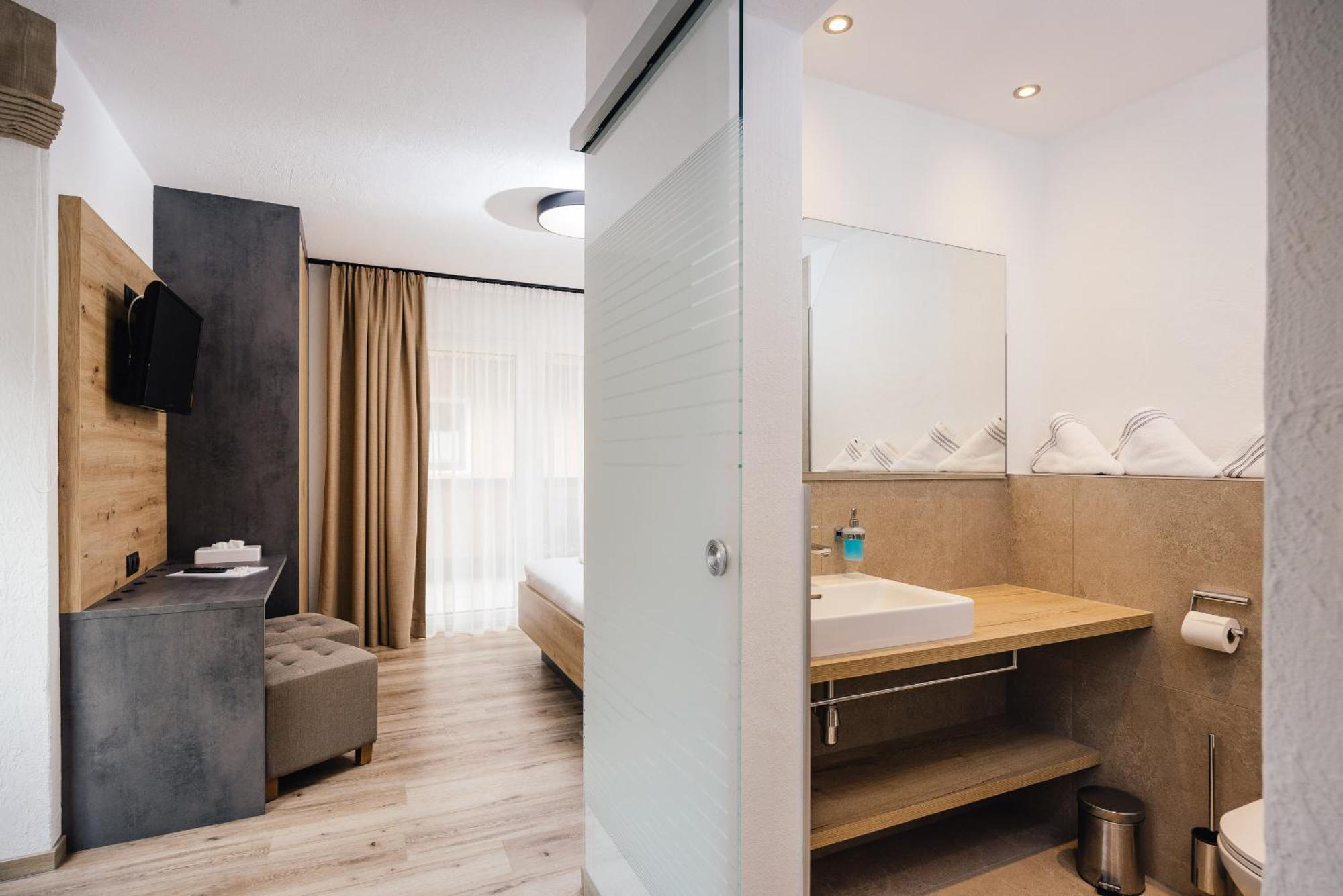 Hotel Andrea Zams Luaran gambar