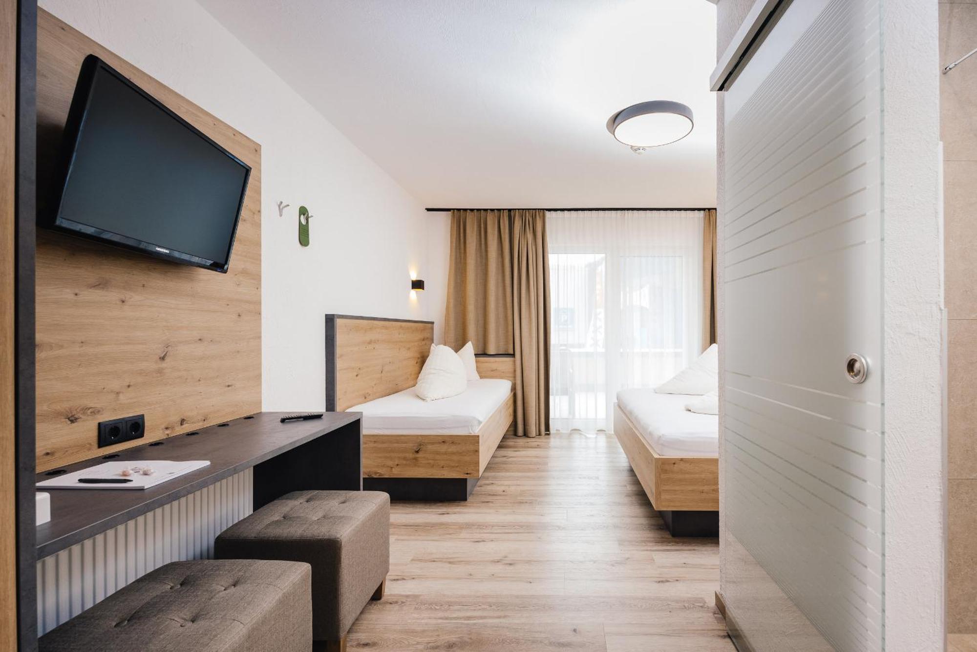 Hotel Andrea Zams Luaran gambar